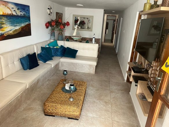 Venta de Departamento Remodelado y Amoblado en Naplo