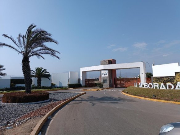 Terreno Comercial de Playa en Venta en Asia