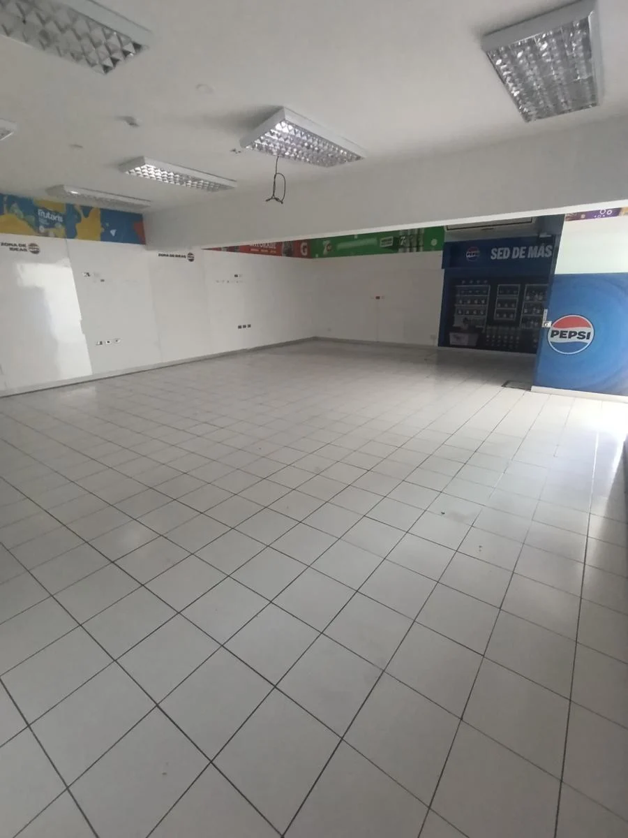 Venta local comercial en Ate