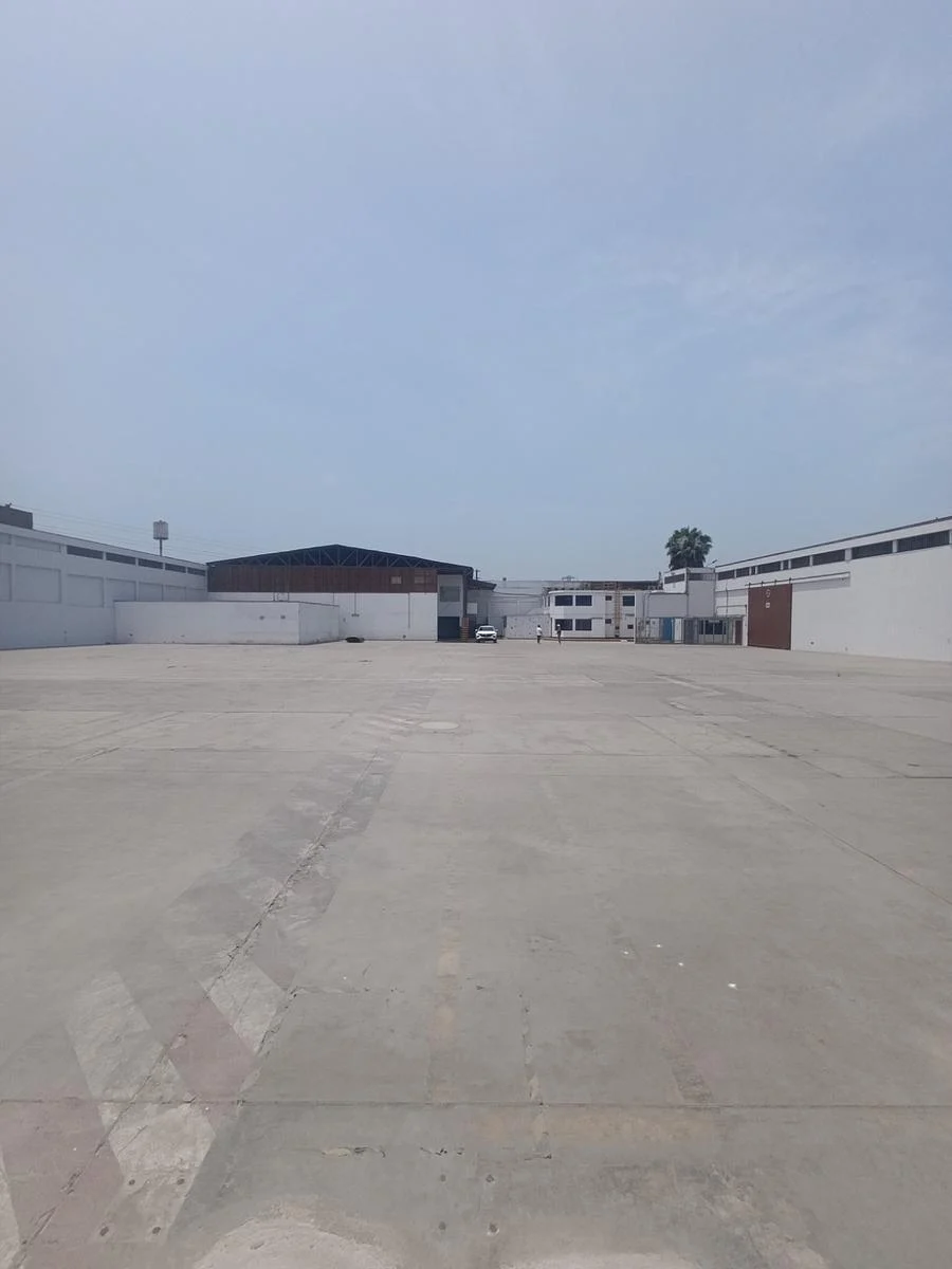 Venta local comercial en Ate