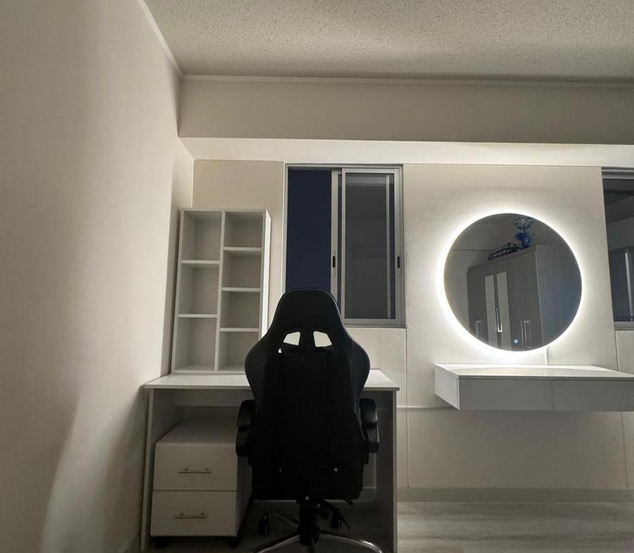 900