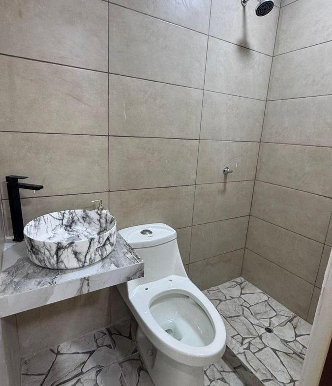 675