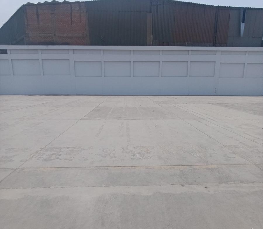 900