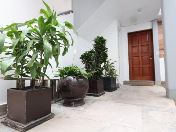 Venta de departamento estilo casa Santiago de Surco