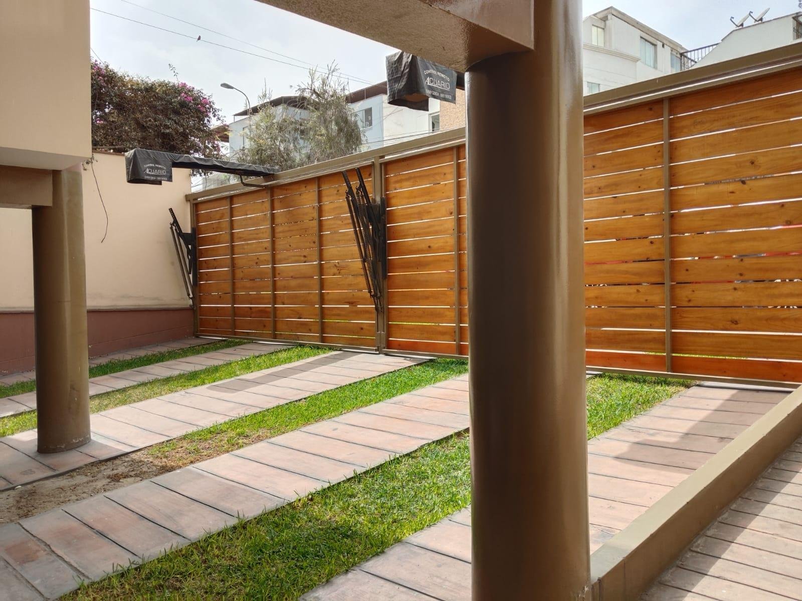 VENTA DUPLEX CON COCHERA SAN BORJA