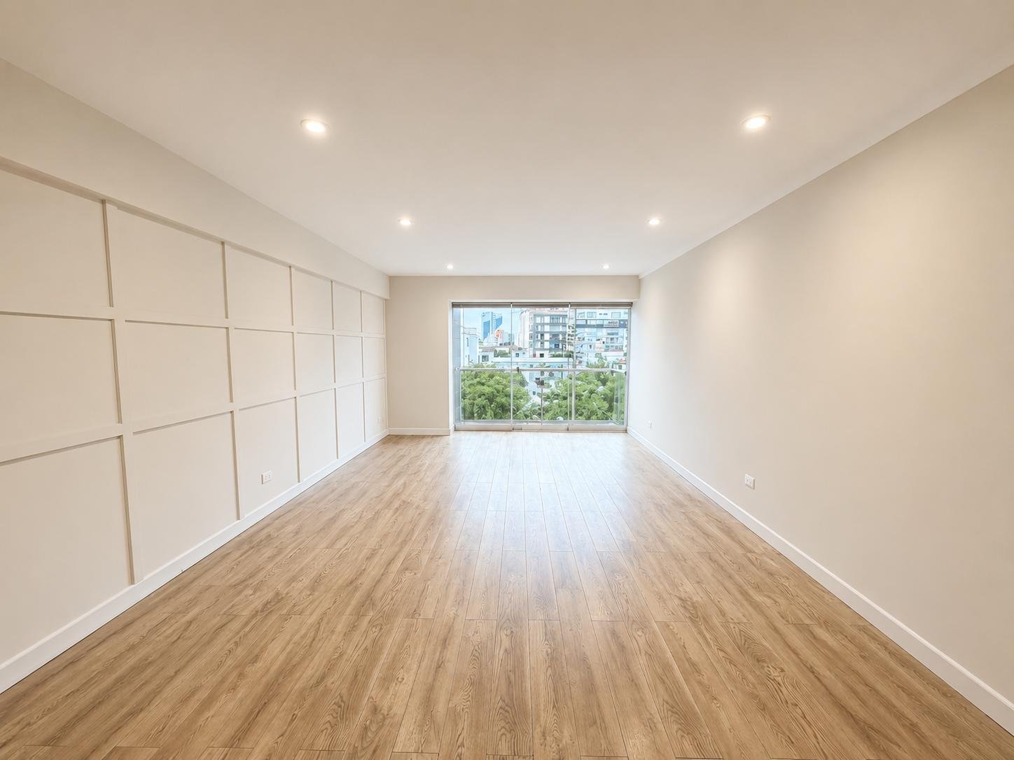 Vendo departamento en San Isidro con dos cocheras.