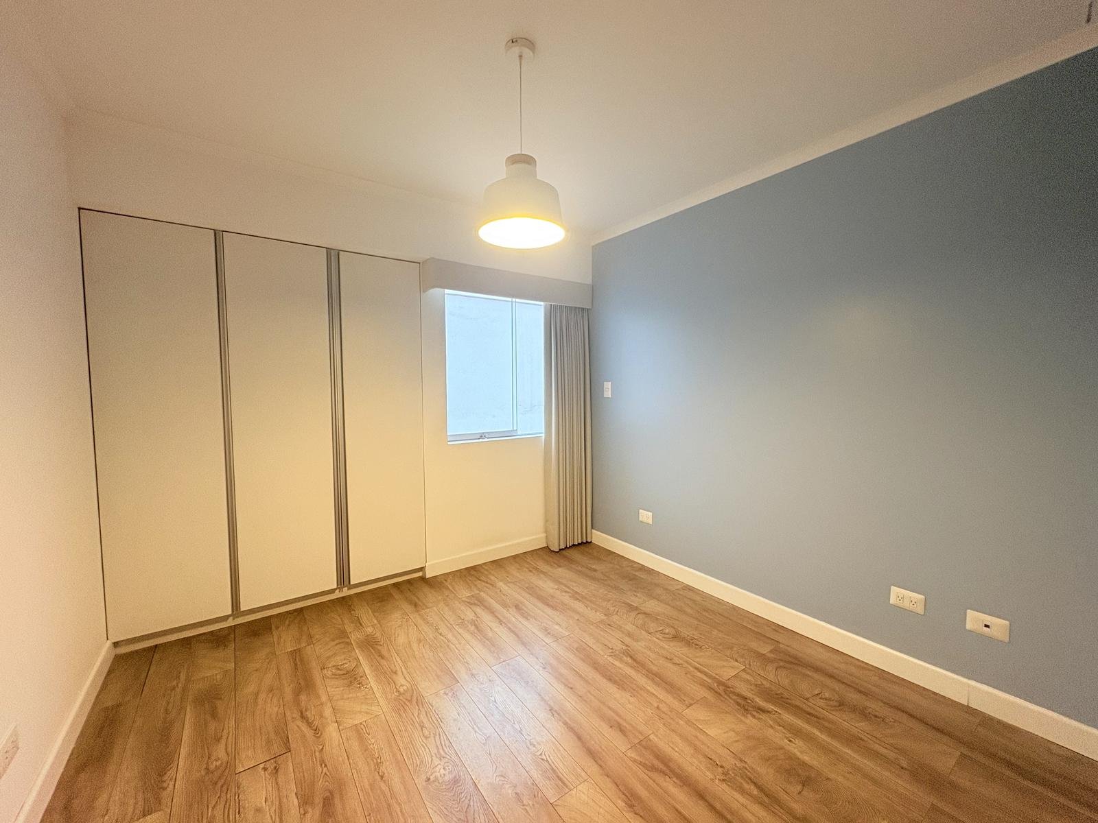Vendo departamento en San Isidro con dos cocheras.