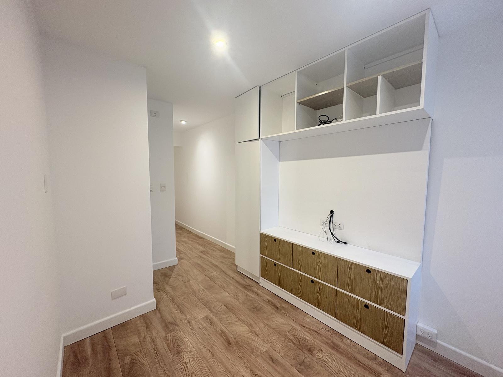 Vendo departamento en San Isidro con dos cocheras.