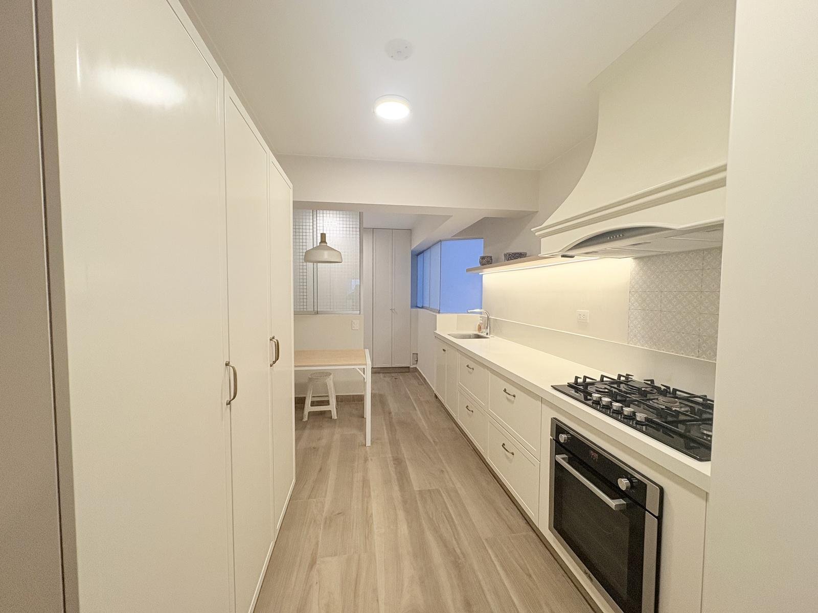Vendo departamento en San Isidro con dos cocheras.