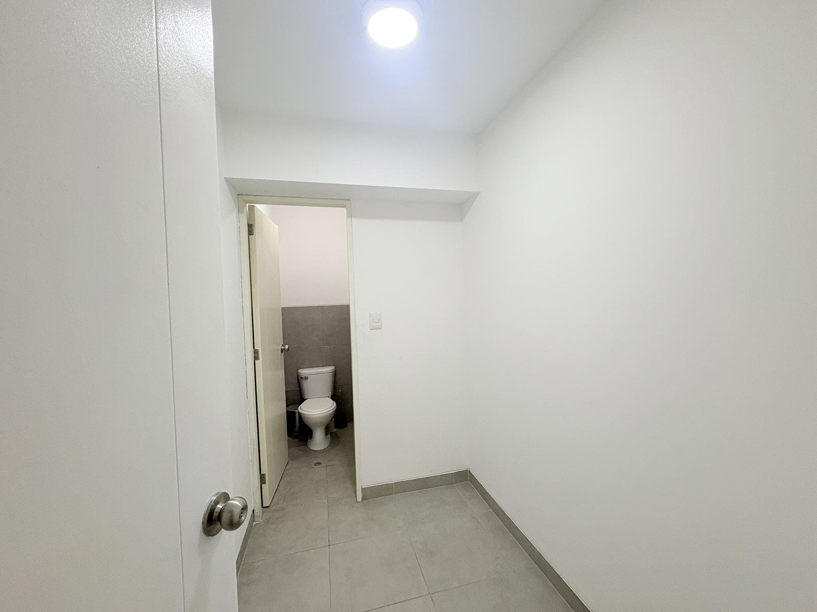 Vendo departamento en San Isidro con dos cocheras.