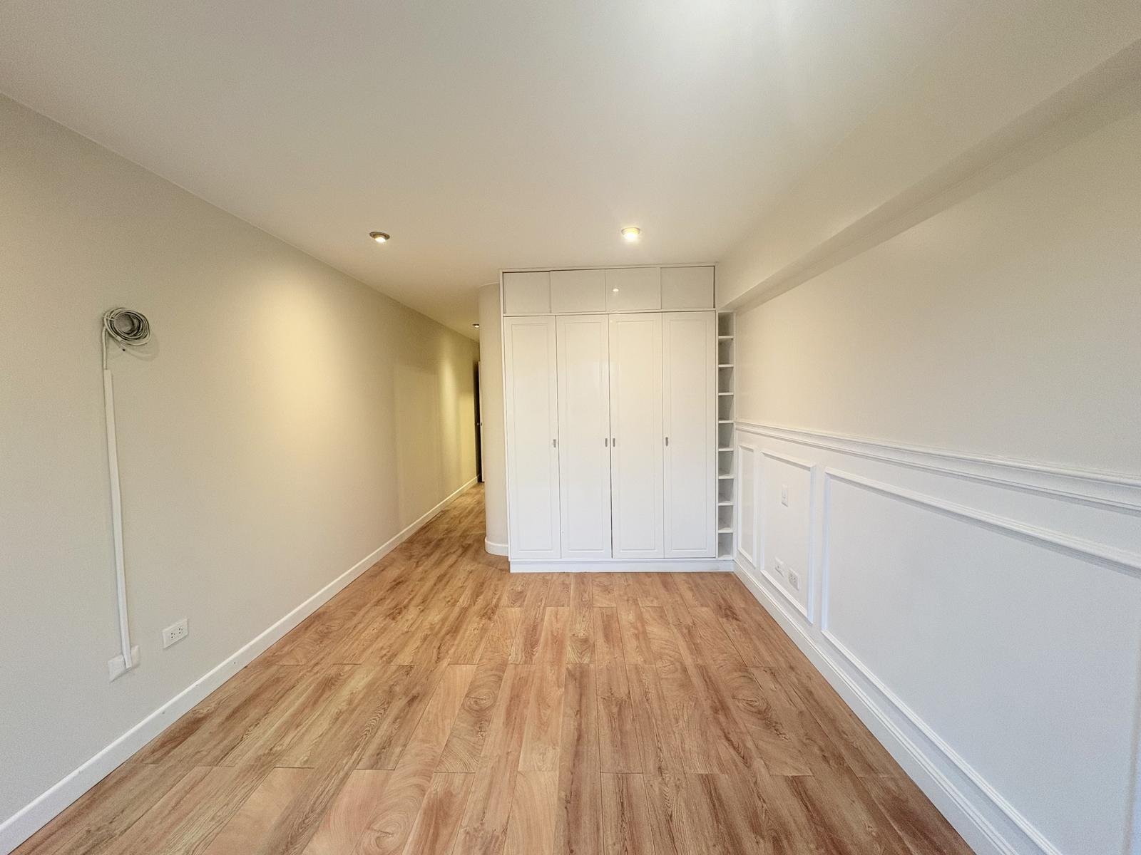 Vendo departamento en San Isidro con dos cocheras.