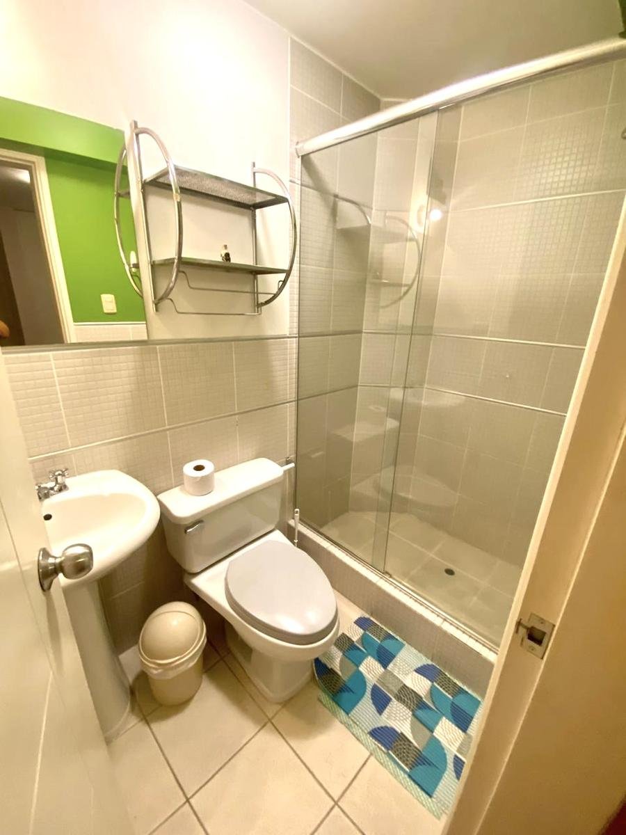 Venta de departamento en San Isidro con terrazas y vista externa.