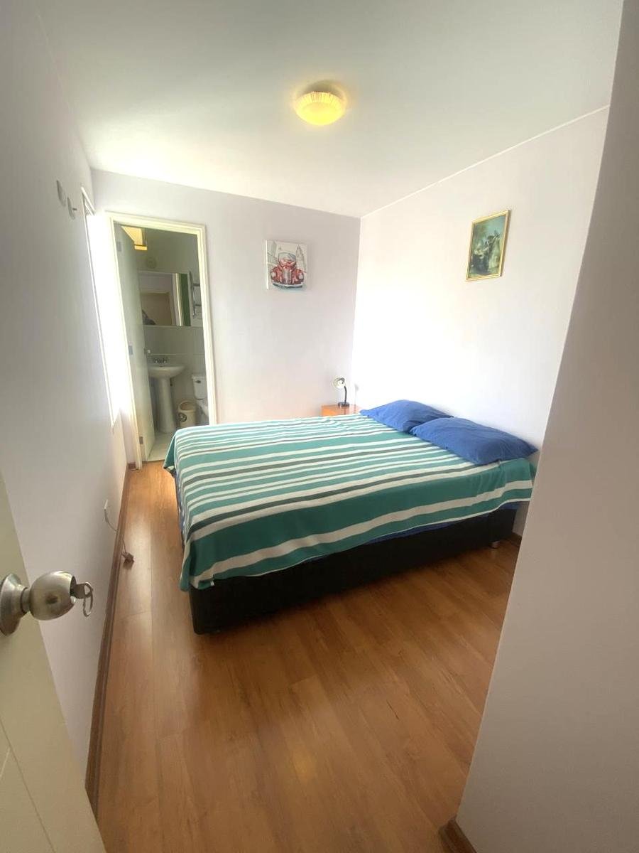 Venta de departamento en San Isidro con terrazas y vista externa.