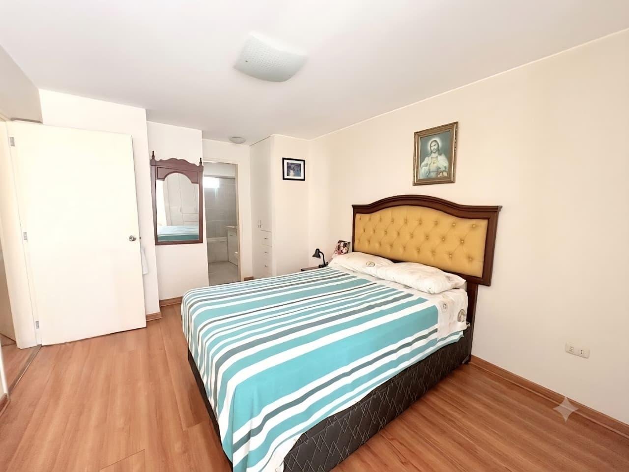Venta de departamento en San Isidro con terrazas y vista externa.