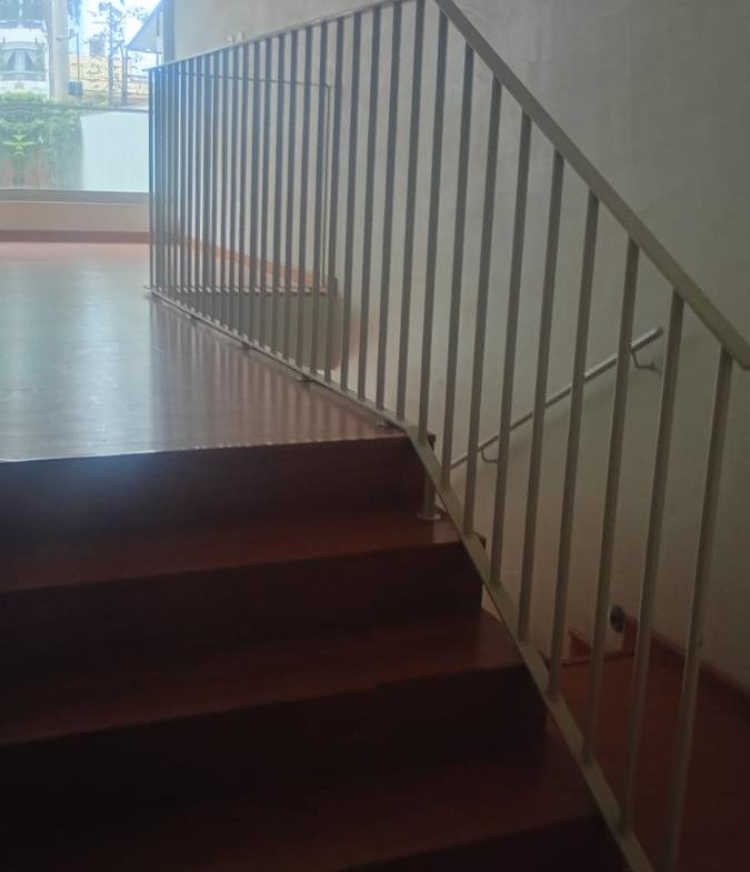 675
