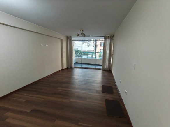 Venta de Departamento en Magdalena con Dos Cocheras